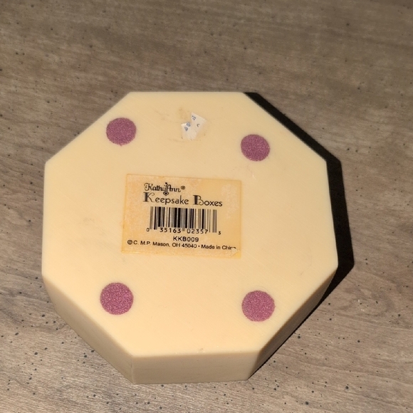 Vintage Kathy Ann Trinket Box with Floral Accents - Picture 2 of 7